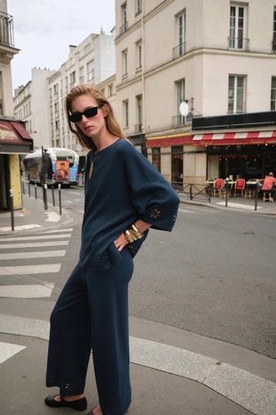 Трикотажные брюки с ажурной вышивкой- Заказать в России