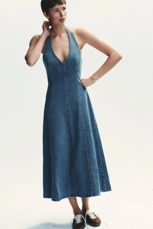 Джинсовое платье TRF с горловиной халтер- Заказать в России