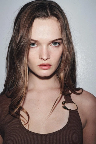 RIBBED TOP WITH METAL DETAIL