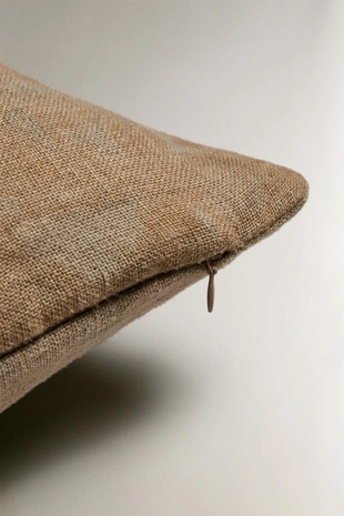 Подушка с цветочным принтом ZARA- Заказать в России