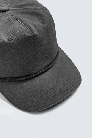 Кепка с эффектом потертости и шнурком- Заказать в России