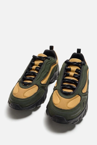 Кроссовки на объемной подошве