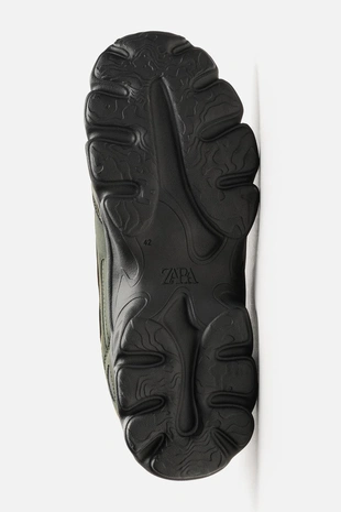 Кроссовки на объемной подошве