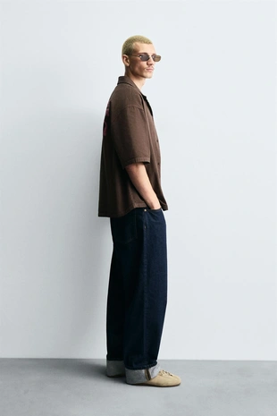 Рубашка с графическим принтом и контрастом- Заказать в России