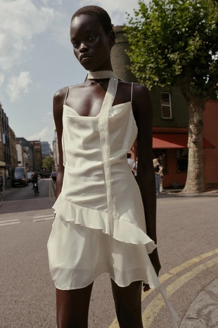 Короткое платье с блестками и воланами- Заказать в России