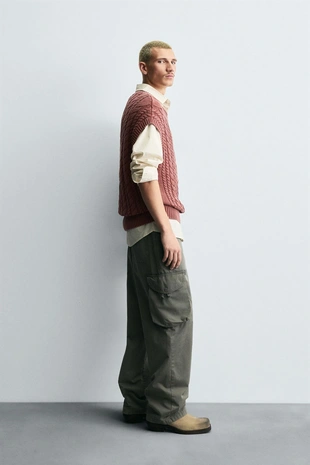 Трикотажный жилет с узорной вязкой- Заказать в России