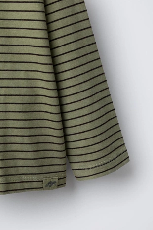 Футболка в полоску с логотипом