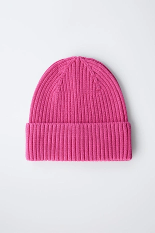 Шапка бини гладкой вязки