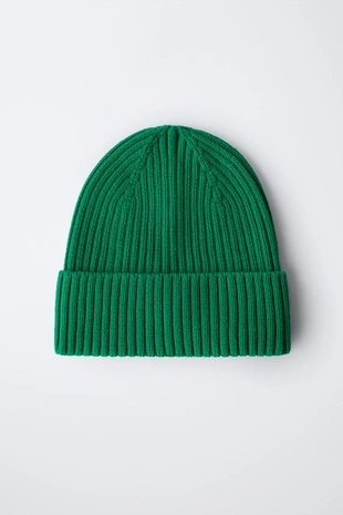 Шапка бини гладкой вязки- Заказать в России