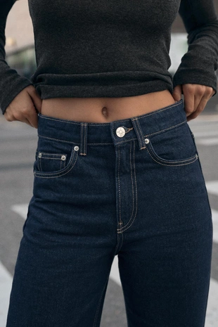 Джинсы TRF MOM FIT с высокой посадкой