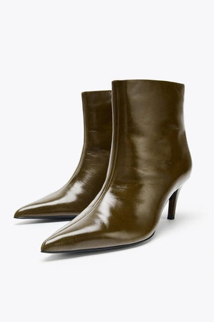 Кожаные ботильоны на изогнутом каблуке- Заказать в России