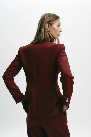 Приталенный блейзер без лацканов- Заказать в России