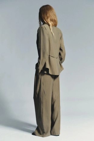 Брюки с двойными защипами и клапанами- Заказать в России