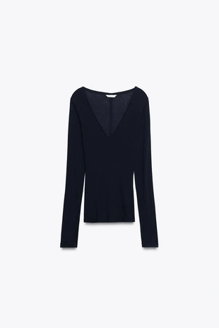 Футболка с V-образным вырезом- Заказать в России