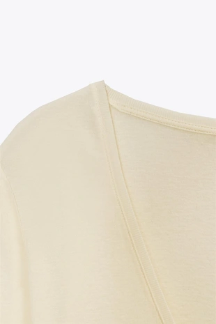 Футболка с V-образным вырезом- Заказать в России