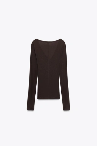 Футболка с V-образным вырезом- Заказать в России