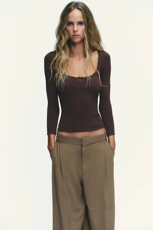 Бесшовный топ в рубчик с бантом- Заказать в России