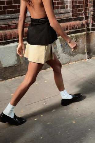 Топ с горловиной халтер и ремнем- Заказать в России