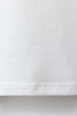 Базовая футболка с вышивкой «сердце»