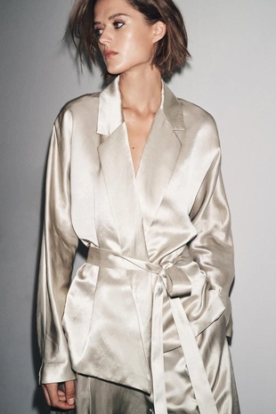 Атласный блейзер с поясом — ZW COLLECTION LIMITED EDITION- Заказать в России