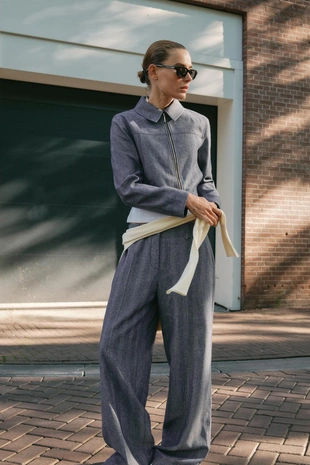 Брюки со шлевками и декоративной отстрочкой- Заказать в России