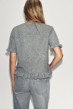 Трикотажный джемпер с короткими рукавами и орюшами- Заказать в России