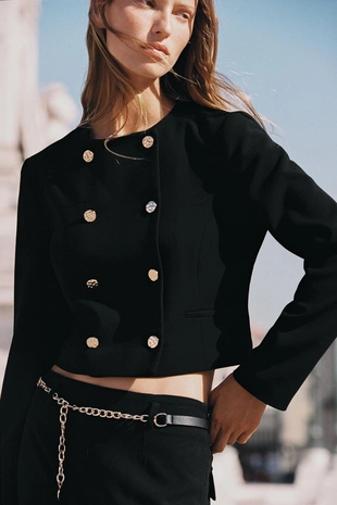 Короткий двубортный блейзер- Заказать в России