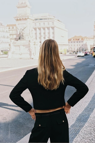 Короткий двубортный блейзер- Заказать в России