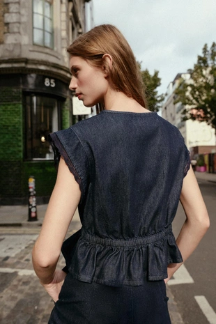 Джинсовая рубашка с кружевом- Заказать в России