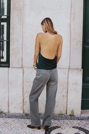 Атласный топ с горловиной халтер