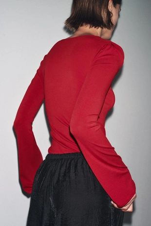 Футболка с длинными рукавами и сборками- Заказать в России