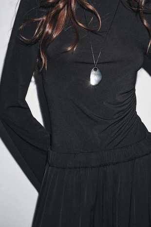 Футболка с длинными рукавами и сборками