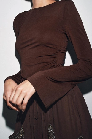 Футболка с длинными рукавами и сборками