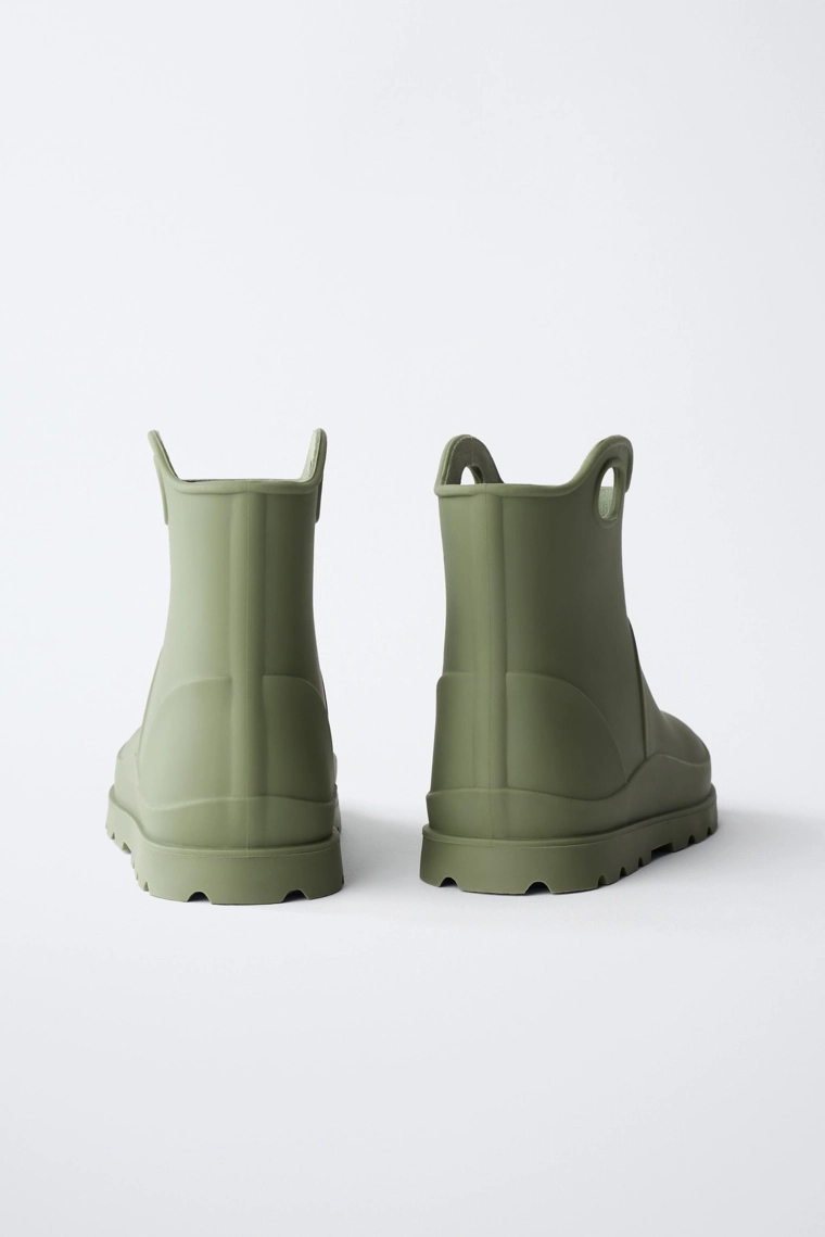 Резиновые сапоги разноцветные