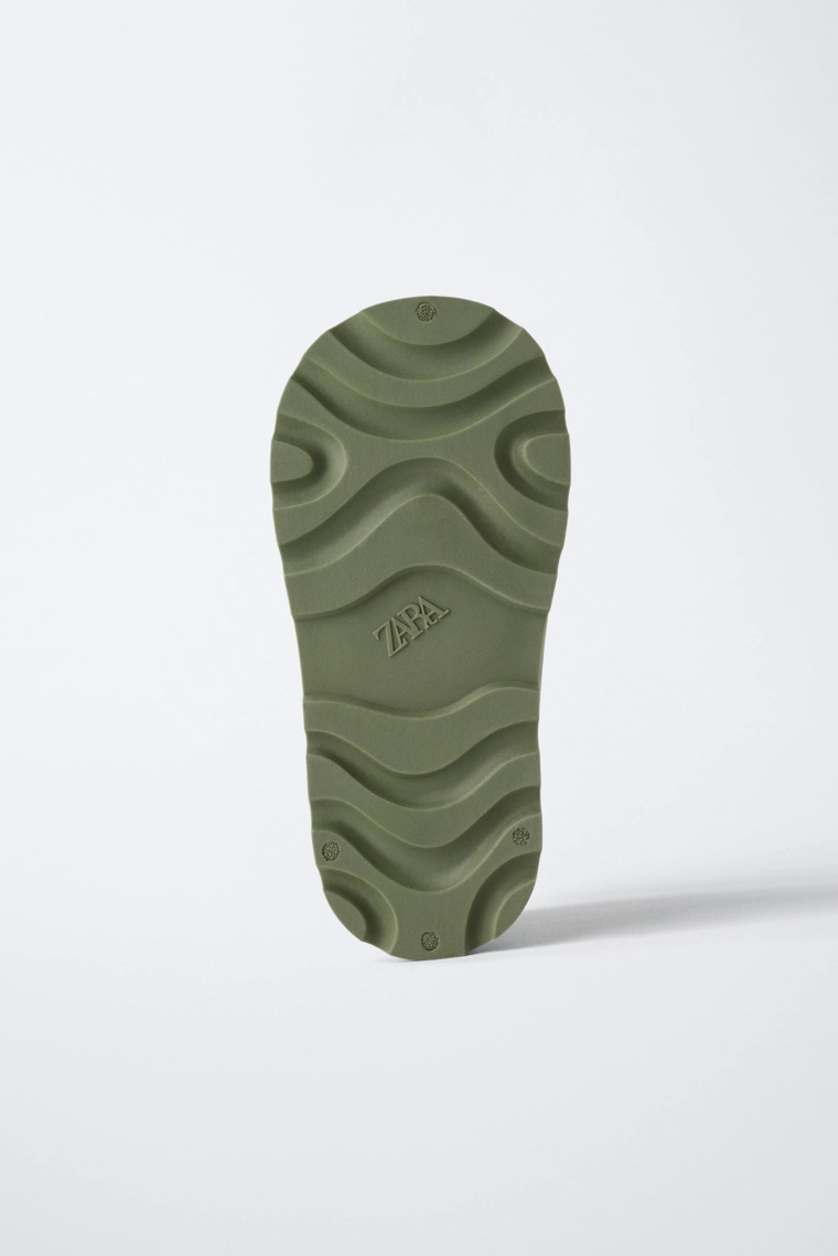 Резиновые сапоги разноцветные