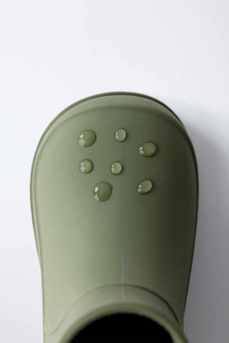 Резиновые сапоги разноцветные