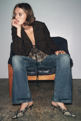 Туфли с открытой пяткой и анималистическим узором- Заказать в России