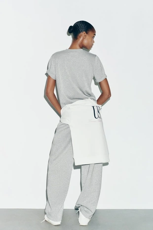 Футболка с текстом и металлизированной нитью- Заказать в России