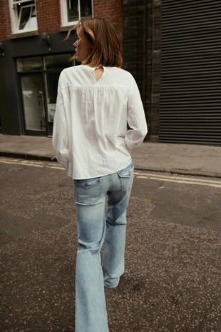 Блуза с вышивкой «цветы»- Заказать в России