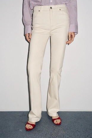 Купить Zara Джинсы с брючиной BOOTCUT - слим фит - высокая талия