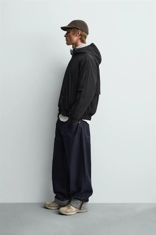 Легкая непромокаемая куртка из высокотехнологичной ткани