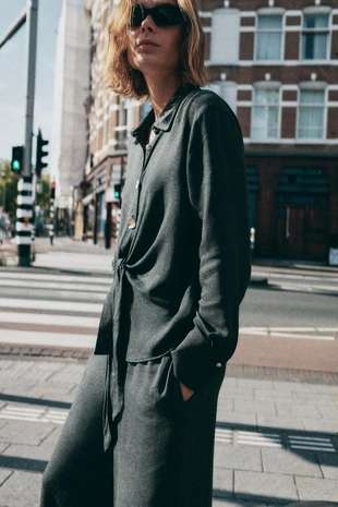 Рубашка с узлом и металлическими пуговицами- Заказать в России