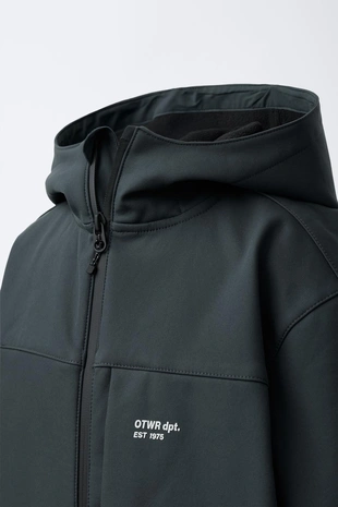 Техническая куртка с капюшоном- Заказать в России