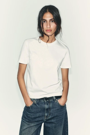 Футболка с рельефными цветами- Заказать в России