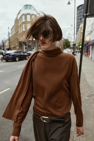 Свитер тонкой вязки с бантом- Заказать в России