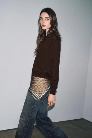 Свитер из 100% шерсти с V-образным вырезом- Заказать в России