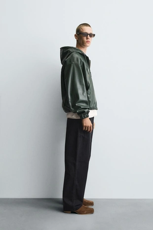 Куртка из искусственной кожи с капюшоном- Заказать в России