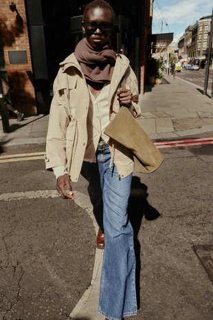 Куртка с капюшоном и множеством карманов- Заказать в России