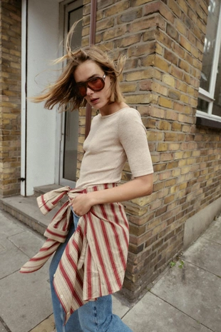 Футболка с вырезом «лодочка»- Заказать в России