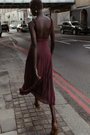 Плиссированное платье миди- Заказать в России